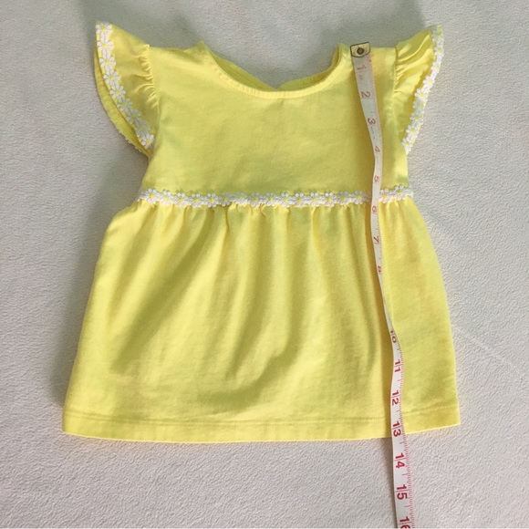 🌼 Yellow Daisy Top with Trim by Carter's 🌼 - Picture 9 of 10
